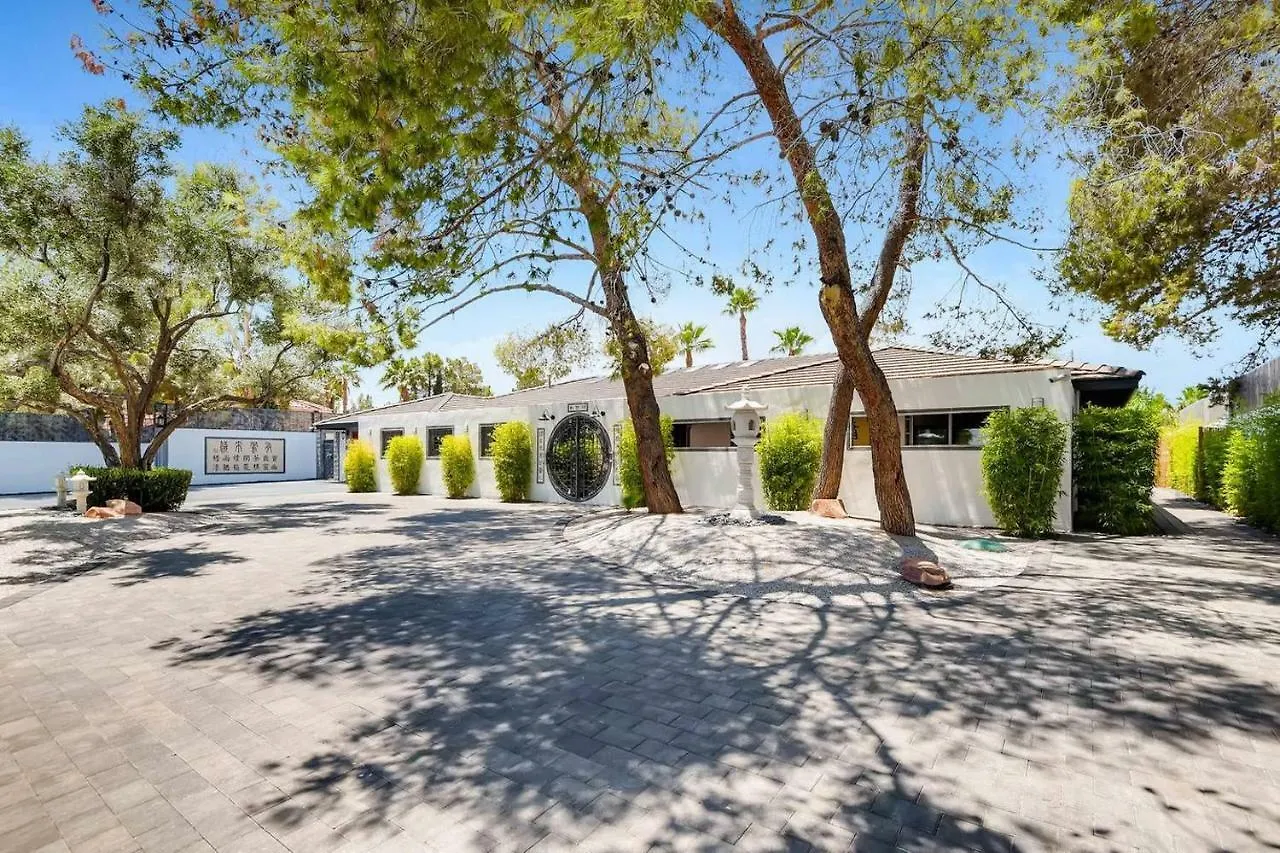 Сasa de vacaciones 7Bd 5Ba Mansion W/ Lazy River Hot Tub Sleeps 26 Hotel Las Vegas Estados Unidos