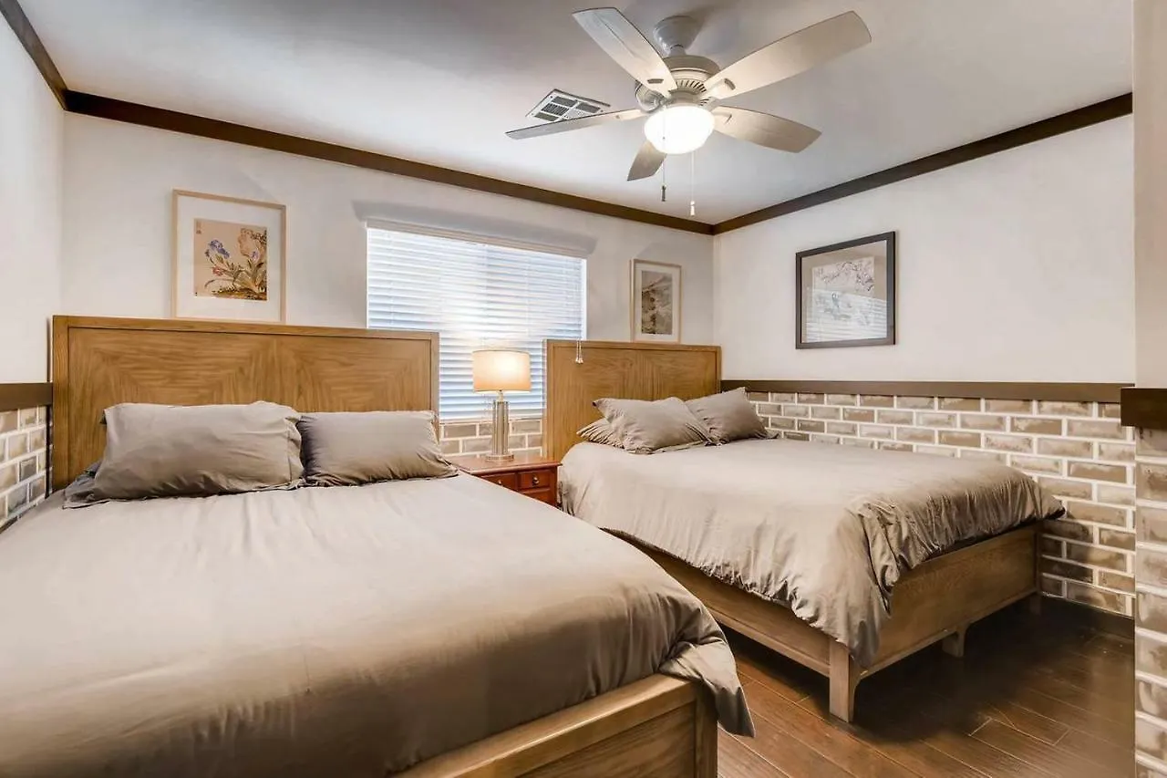 7Bd 5Ba Mansion W/ Lazy River Hot Tub Sleeps 26 Hotel Las Vegas 0*,  Estados Unidos