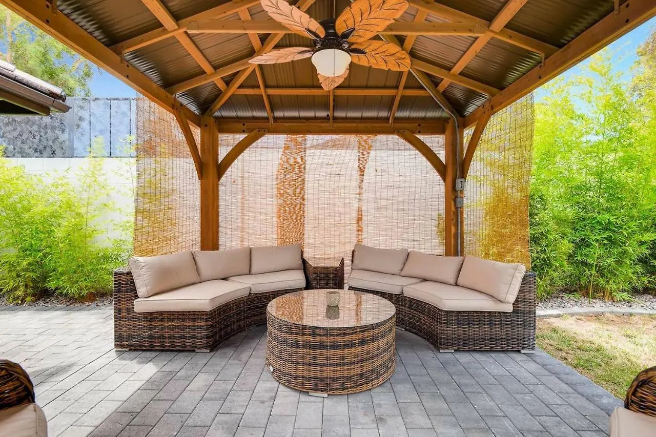 Сasa de vacaciones 7Bd 5Ba Mansion W/ Lazy River Hot Tub Sleeps 26 Hotel Las Vegas